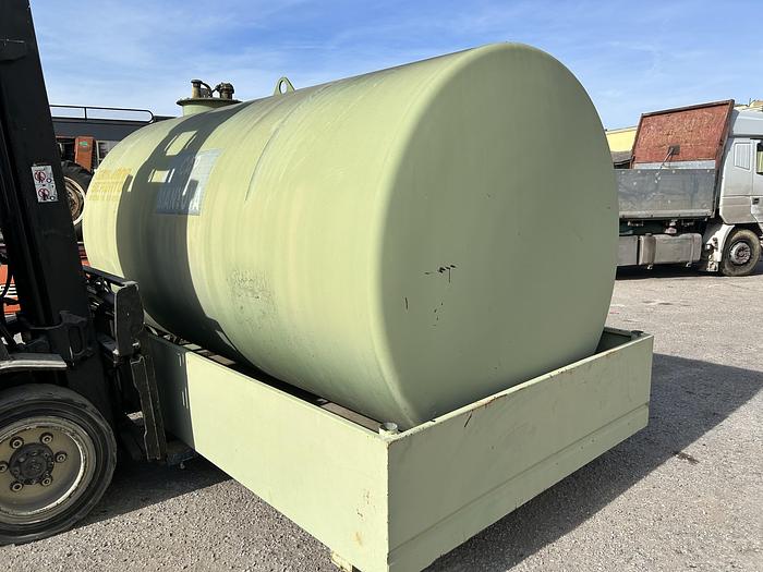 Usato Cisterna da gasolio 7000 litri- anno 2000