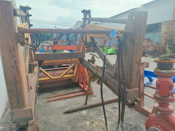 Usato Caricatore con benna (era su un Fiat 780)