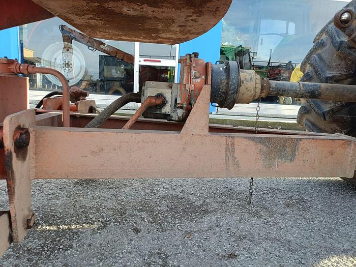 Usato Caricaletame Tomenzoli trainato- staffe idrauliche