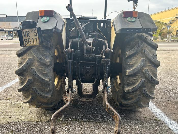 Usato Lamborghini 775 frutteto con arco di protezione 