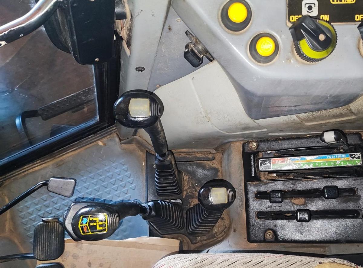 Usato Hurlimann H 488T-guida reversibile-40 km h