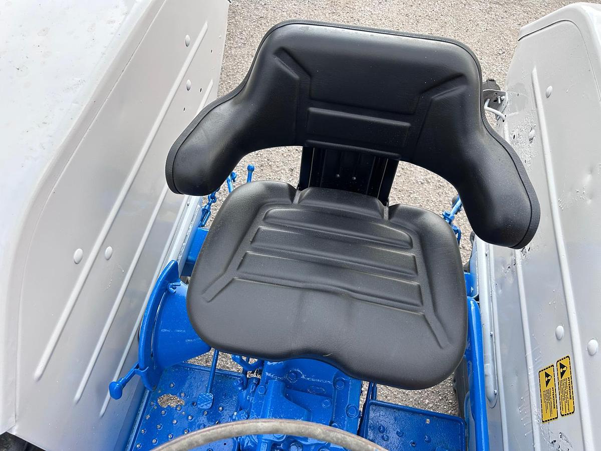 Usato Ford 3000 Y con tettuccio di protezione
