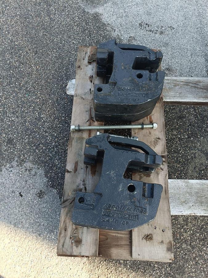 Usato Zavorre e porta zavorre per trattore-diverse marche