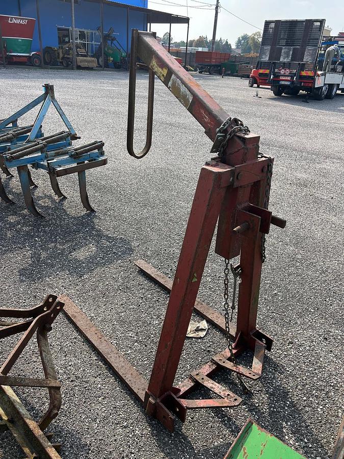 Usato Gru posteriore per trattore agricolo con forche