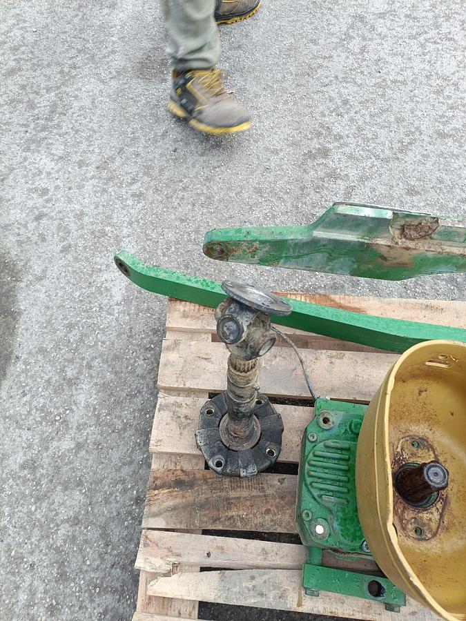 Usato sollevatore anteriore e PTO per trattore John Deere