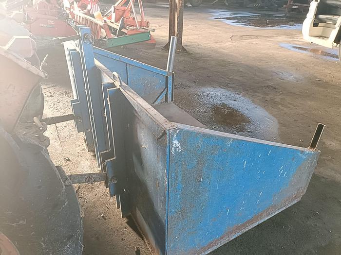 Usato Paletta posteriore per trattore agricolo