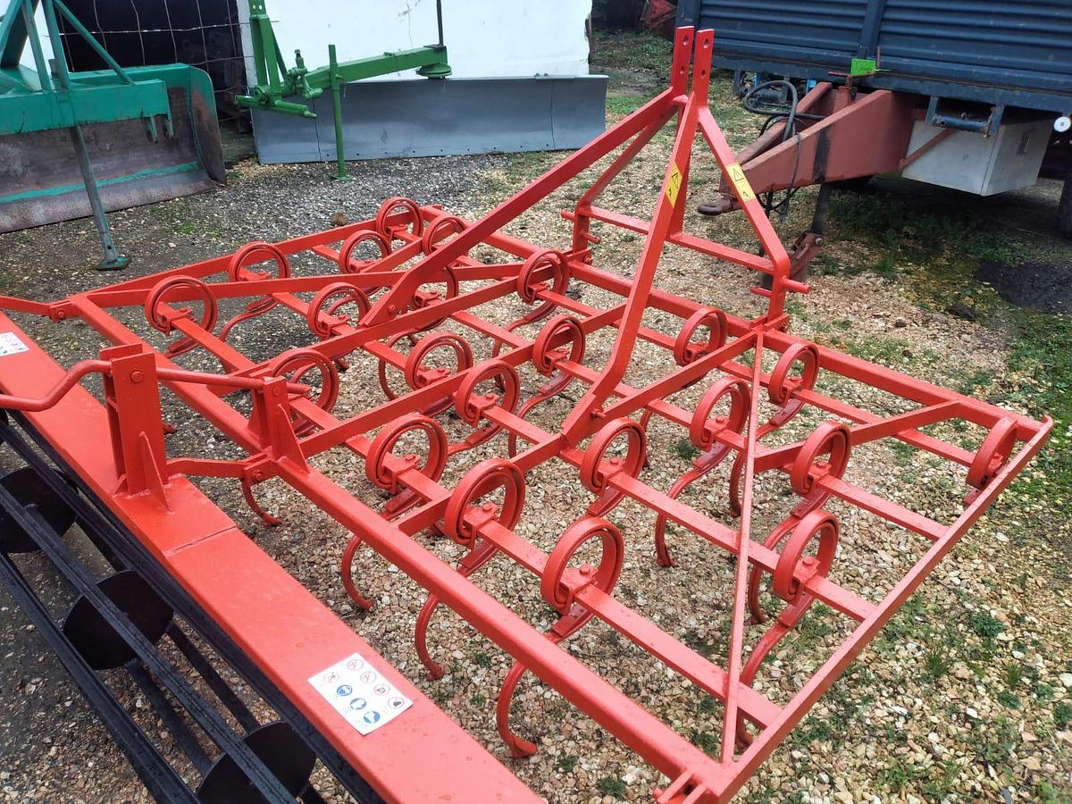 Usato vibrocoltivatore da 2,50m con rullo