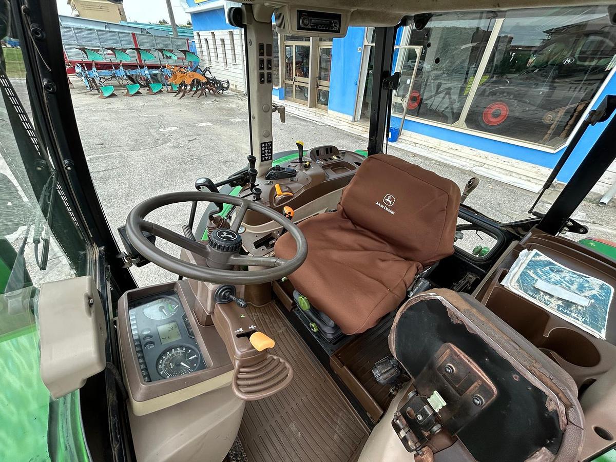 Usato John Deere 5820 caricatore JD631