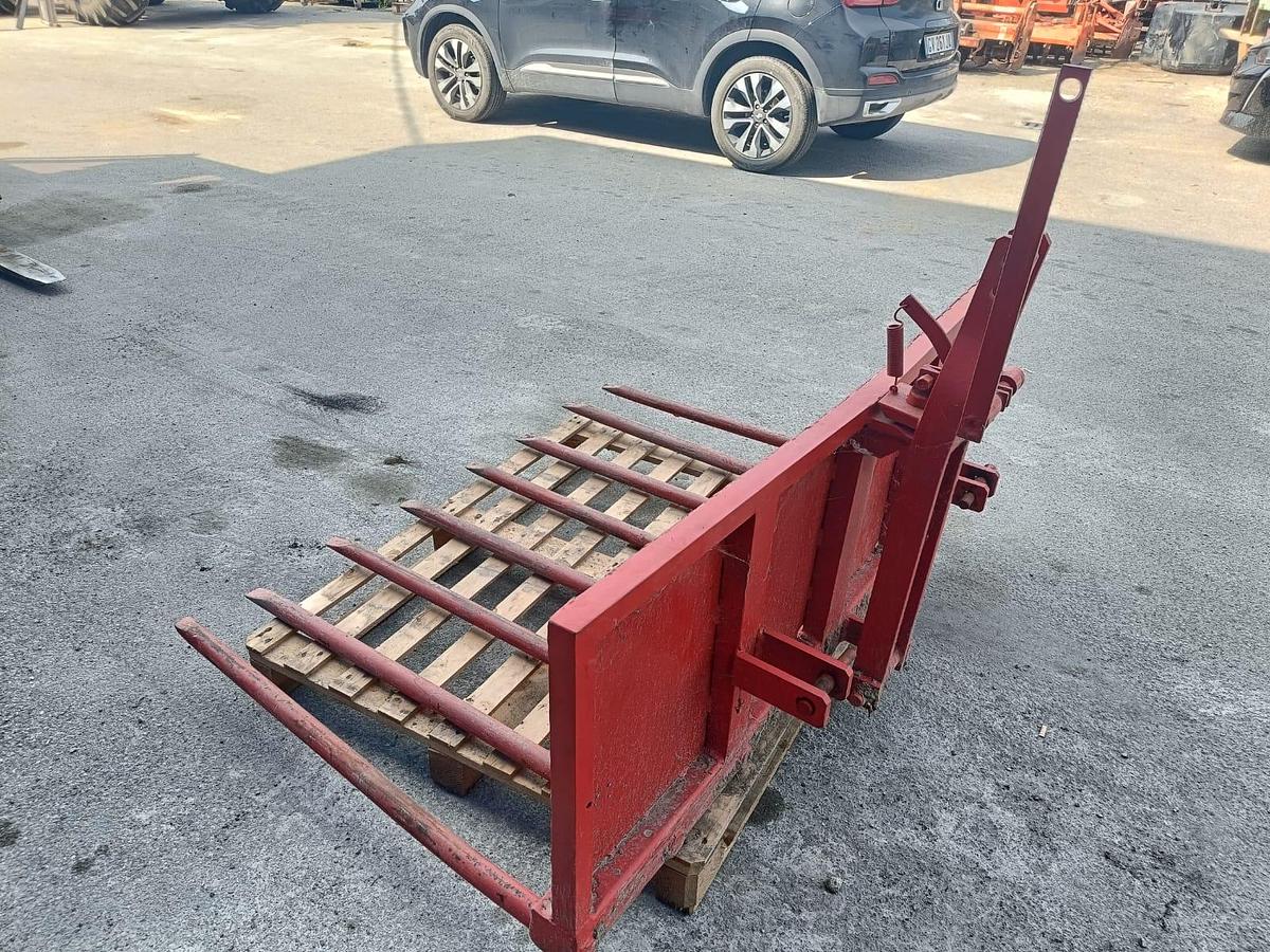 Usato Forconi vari per trattore agricolo