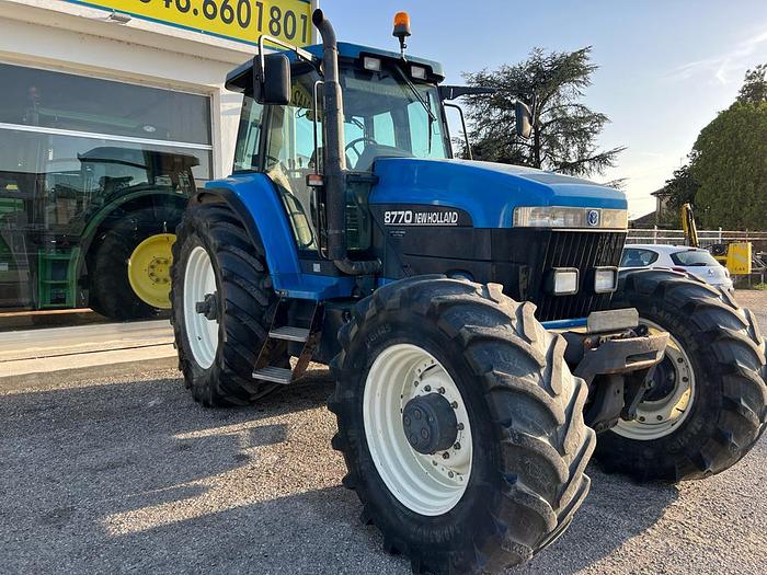 Usato New Holland 8770- CV 190- anno 2001
