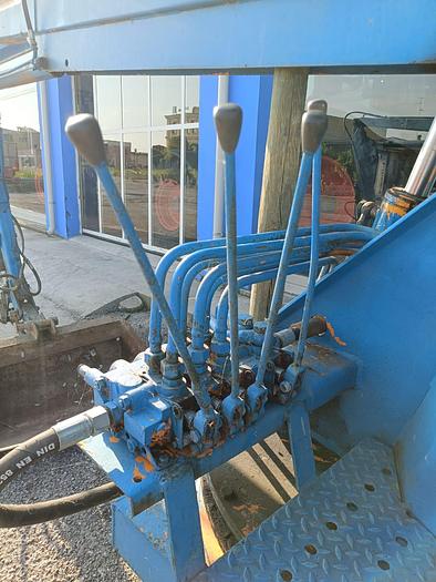 Usato Caricaletame trainato marca Isoli modello CD500