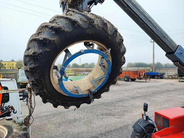 Usato Gomme varie con cerchio o senza