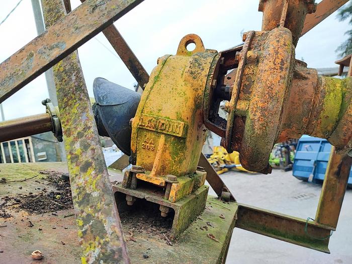 Usato Pompa Landini con cavalletto e pesca