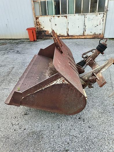 Usato Benna per muletto con pistone idraulico