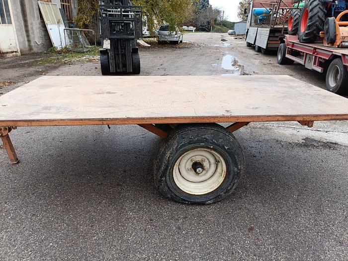 Usato Rimorchietto in ferro ad 1 asse