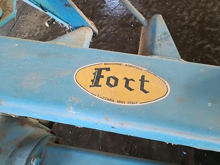 Usato Falciacondizionatrice Fort con coltelli nuovi