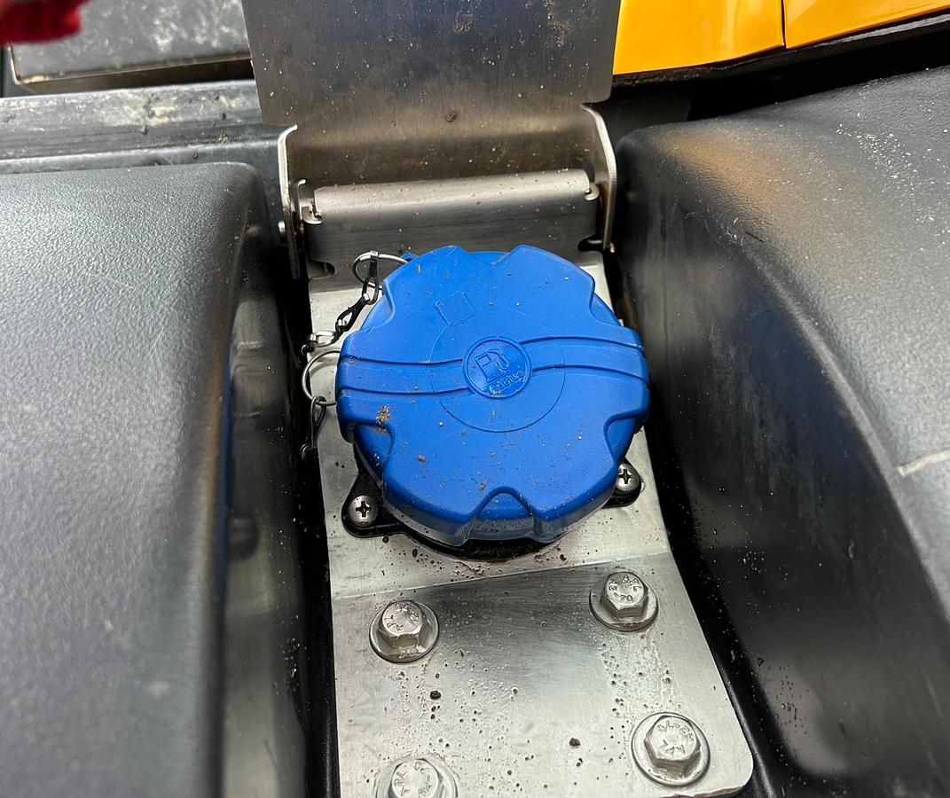 Usato Jcb 8310 CAMBIO RIFATTO