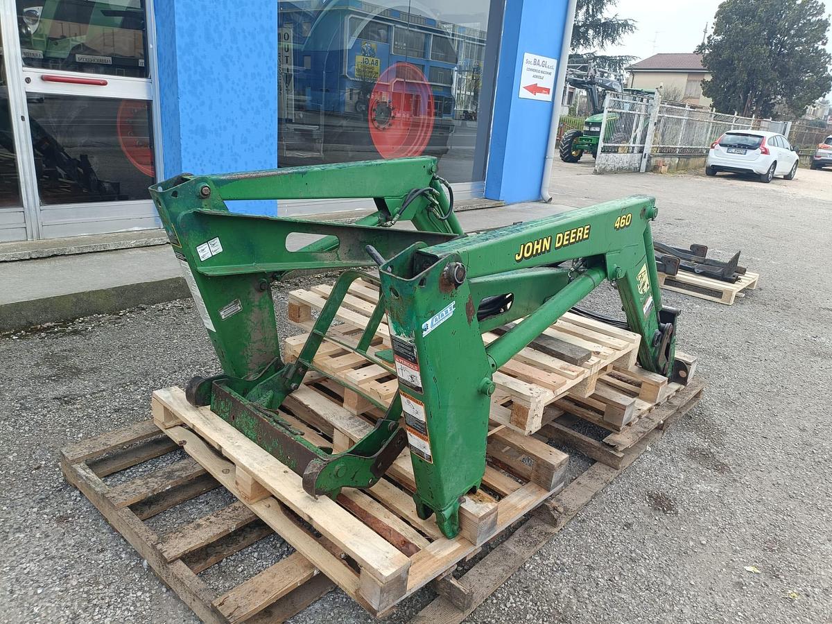 Usato caricatore John Deere JD460