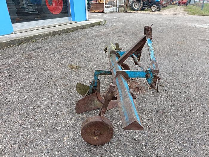 Usato Aratrino scalzatore assolcatore Spedo