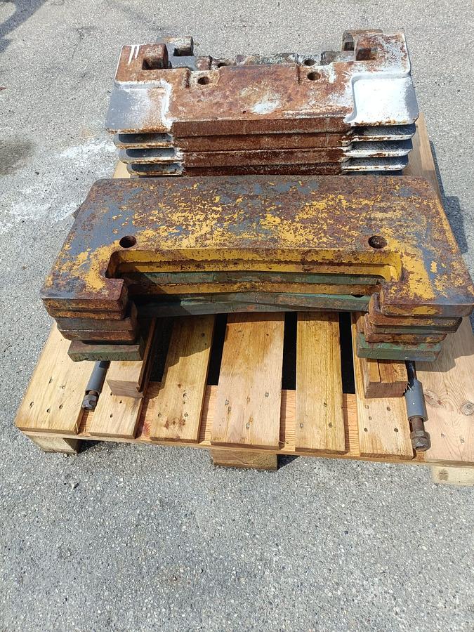 Usato Zavorre e porta zavorre per trattore-diverse marche
