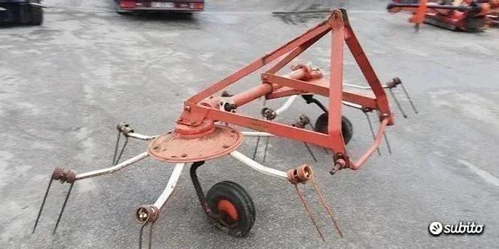 Usato Girello per fieno a due giranti larghezza 1,60m