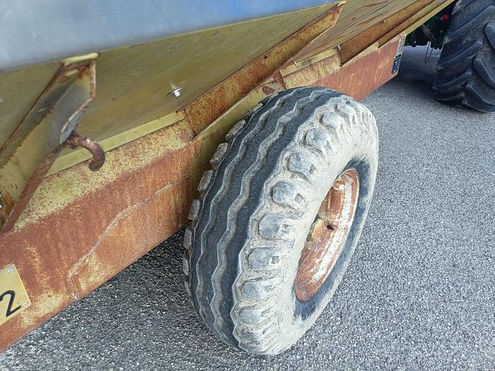 Usato Rimorchietto con coclea e proboscide da 50 q