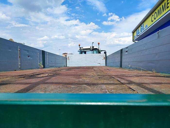 Usato Rimorchio agr. artigianale 3 assi- 200 q