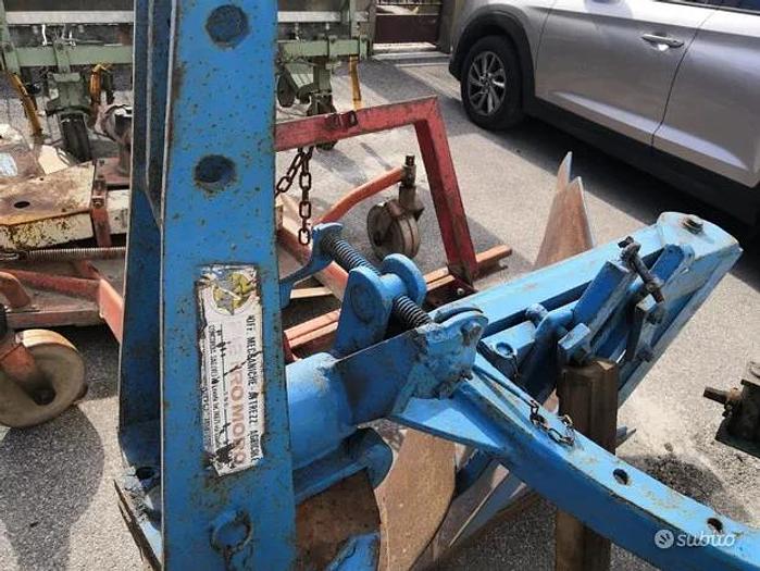 Usato Aratro monovomere Pietro Moro