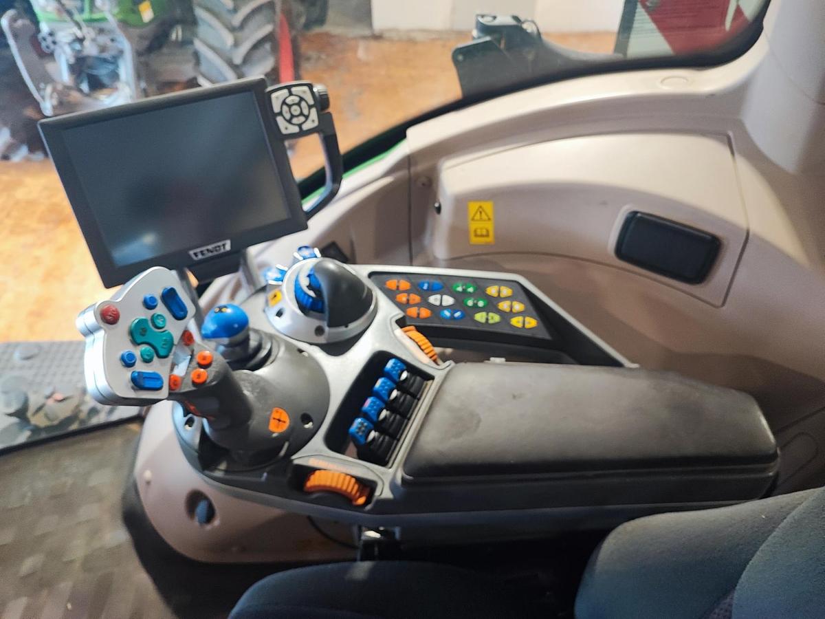 Usato Fendt 828 Vario Profi Plus- PTO e soll ant