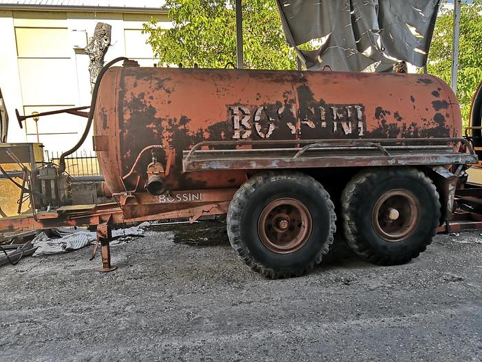 Usato Botte Liquame Bossini 80 q. Targa e libretto