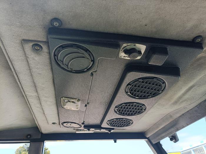 Usato Deutz Agroplus 320 con caricatore-ore 3000 circa