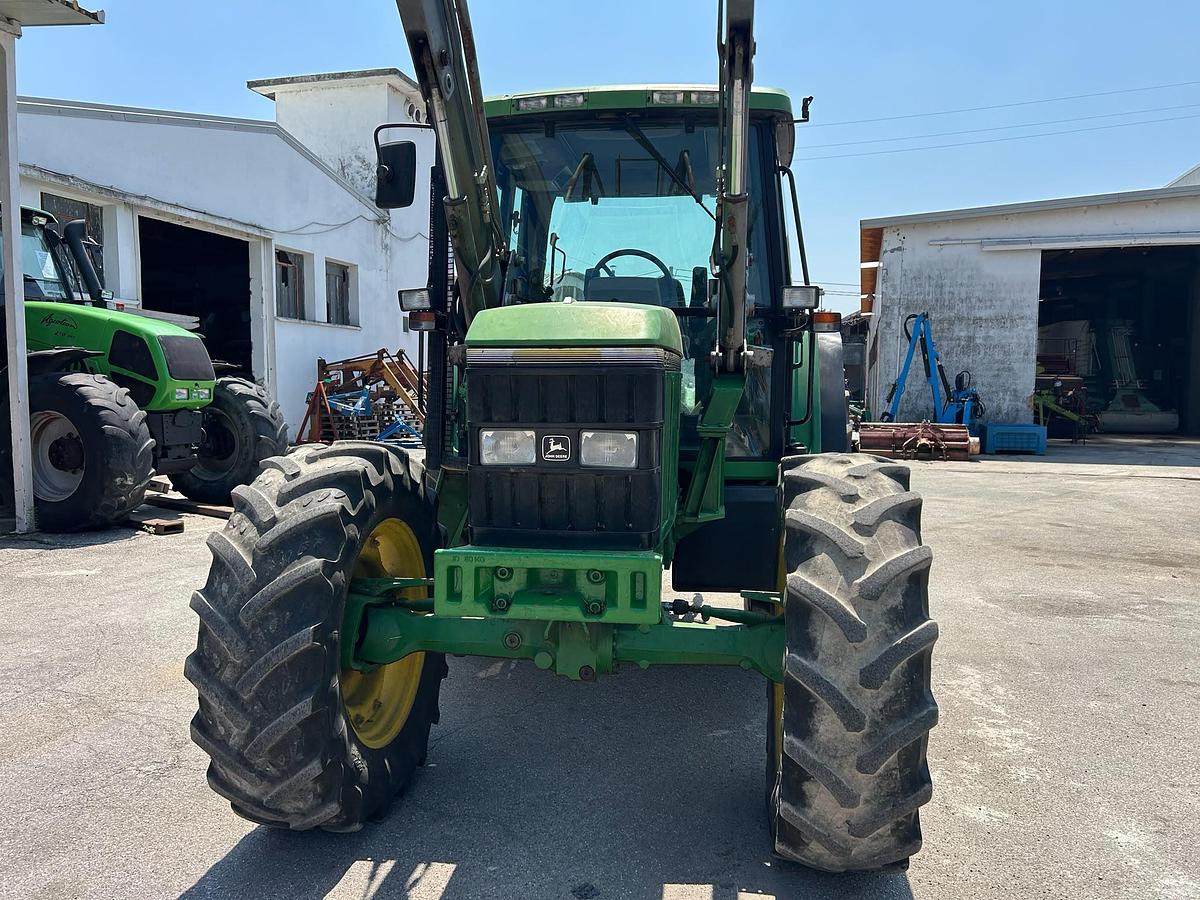 Usato John Deere 6200 caricatore con forche