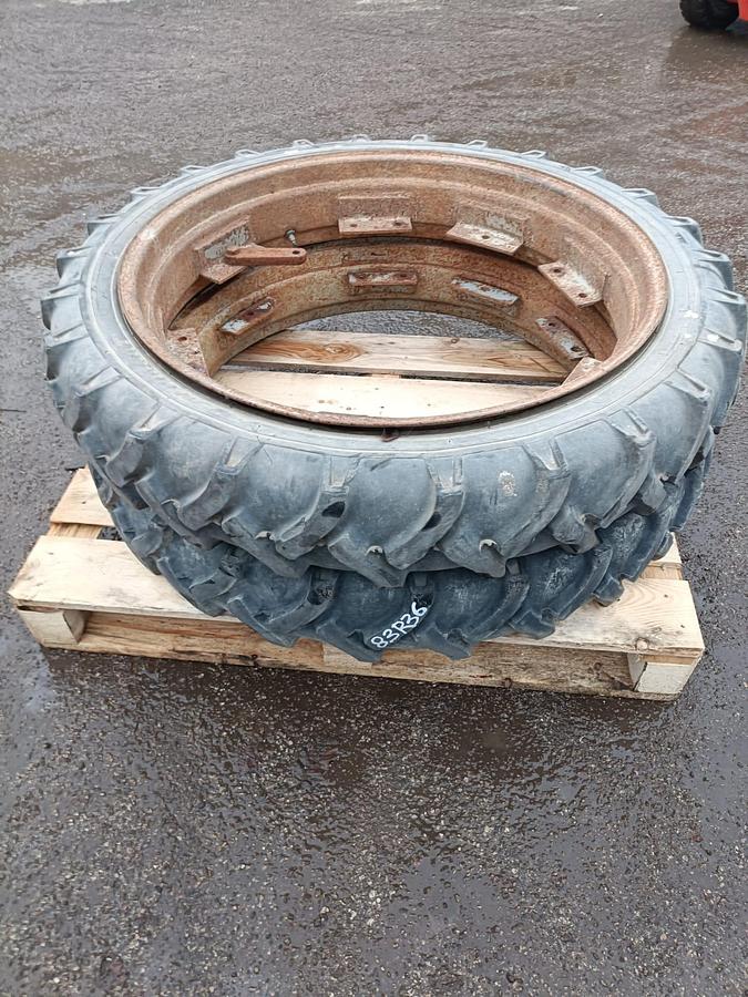 Usato Gomme varie per trattore agricolo o rimorchio (1)