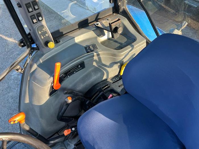 Usato New Holland TL 90 A -freni ad aria- anno 2006