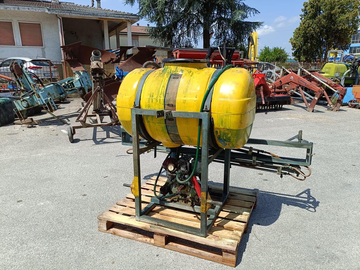 Usato Botte per diserbo Virginia da 3 quintali