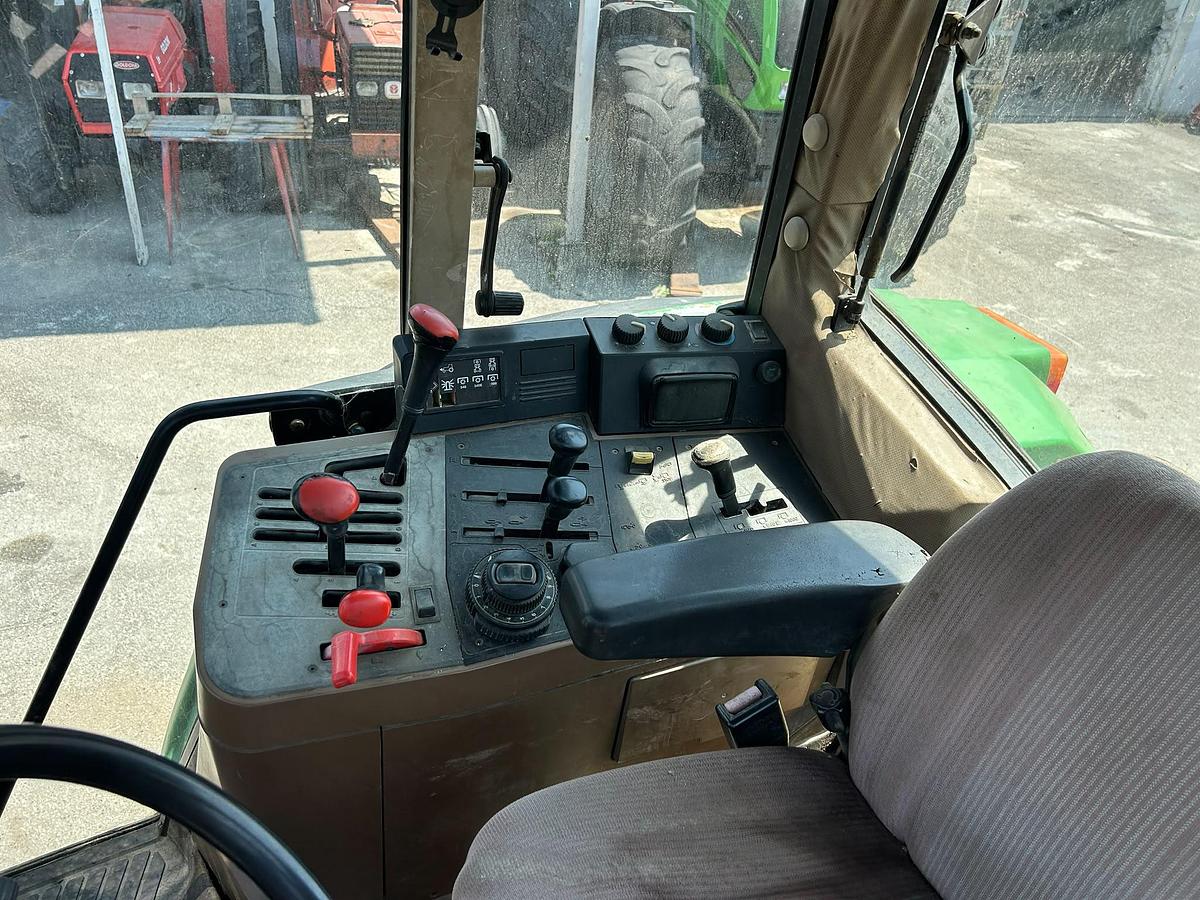 Usato John Deere 6200 caricatore con forche