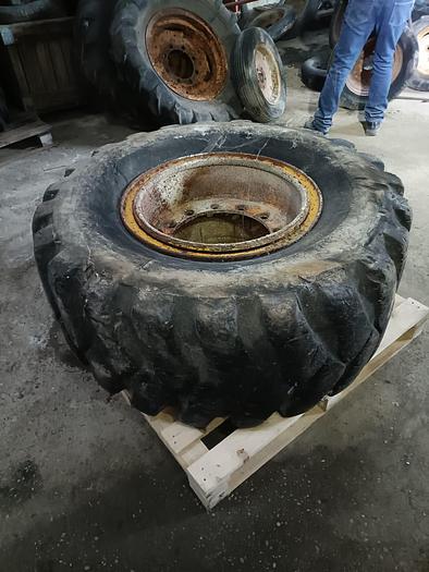 Usato Gomme varie misure per trattore agricolo