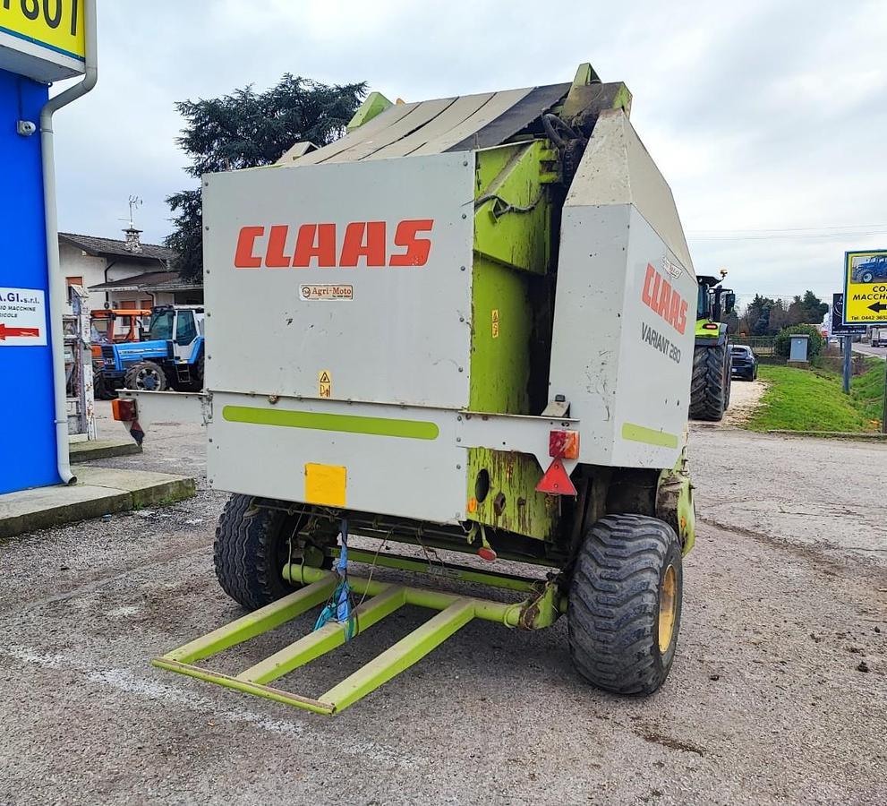 Usato Rotopressa Claas Variant 280 con ruote