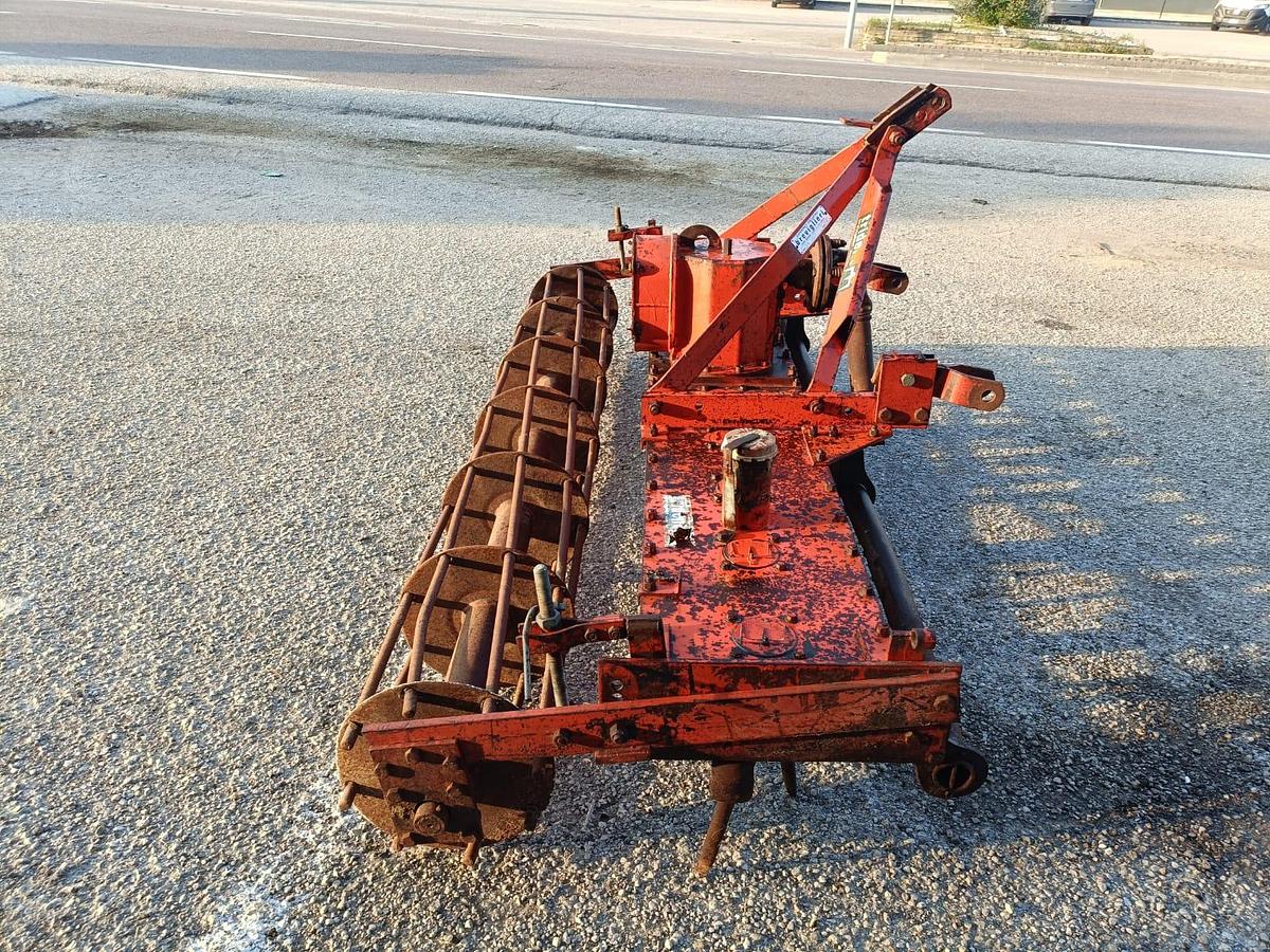 Usato Erpice rotante Breviglieri mod. TV 250 con rullo a gabbia