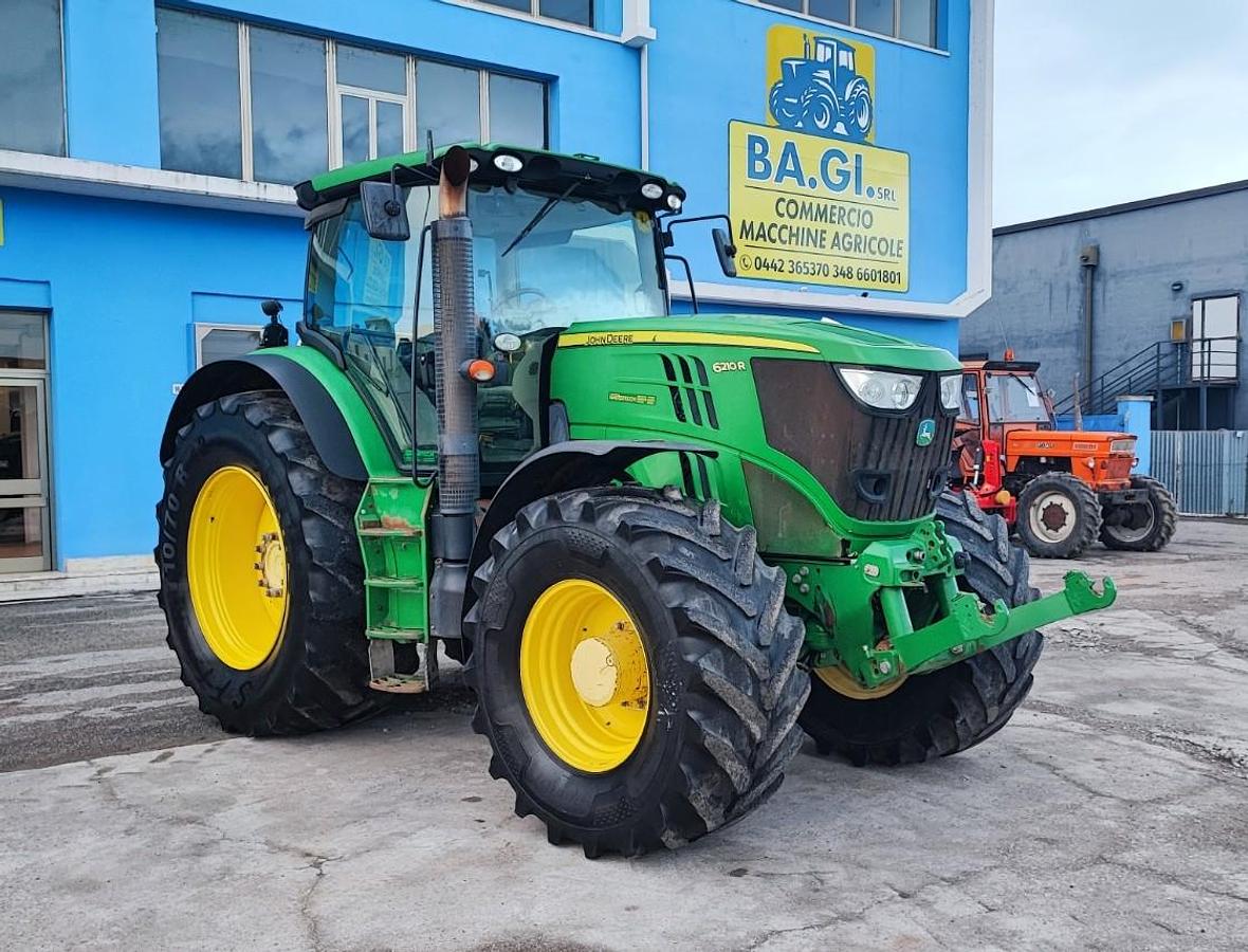 Usato John Deere 6210R-CAMBIO E MOTORE RIFATTO