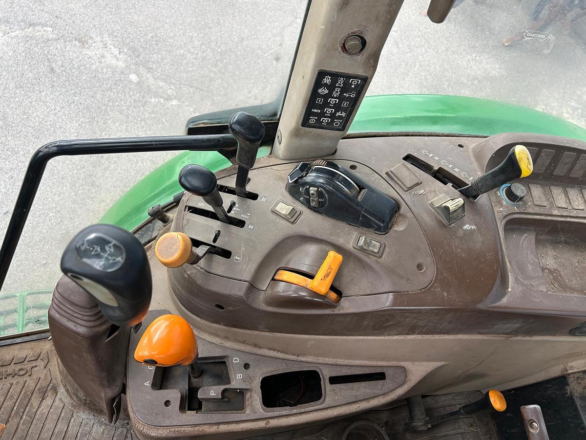 Usato John Deere 5620 con caricatore e forche