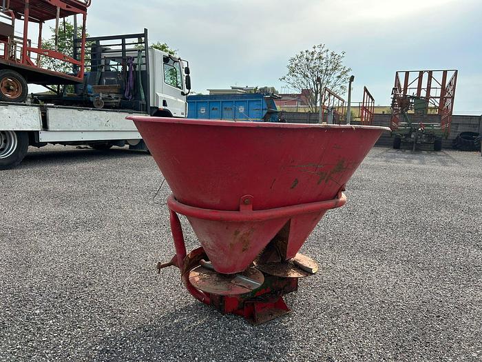 Usato Spandiconcime da 4 quintali con doppia ventola