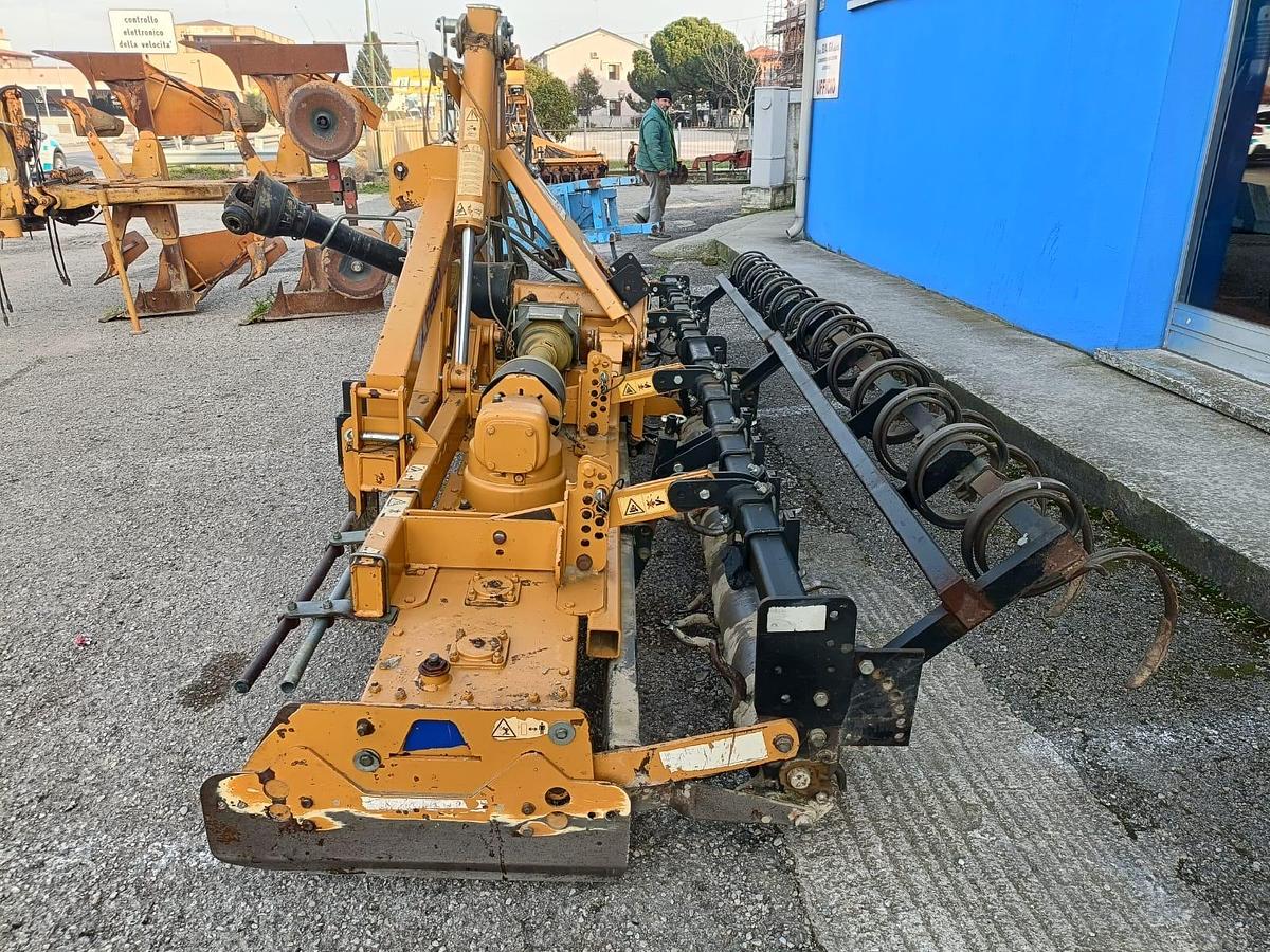 Usato erpice rotante Alpego con rullo dentato da 4m 