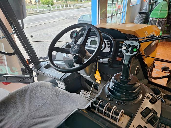 Usato JCB Fastrac 3230- PTO e sollevatore anteriore