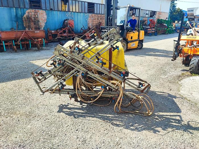 Usato Botte da diserbo da 4 q con barre