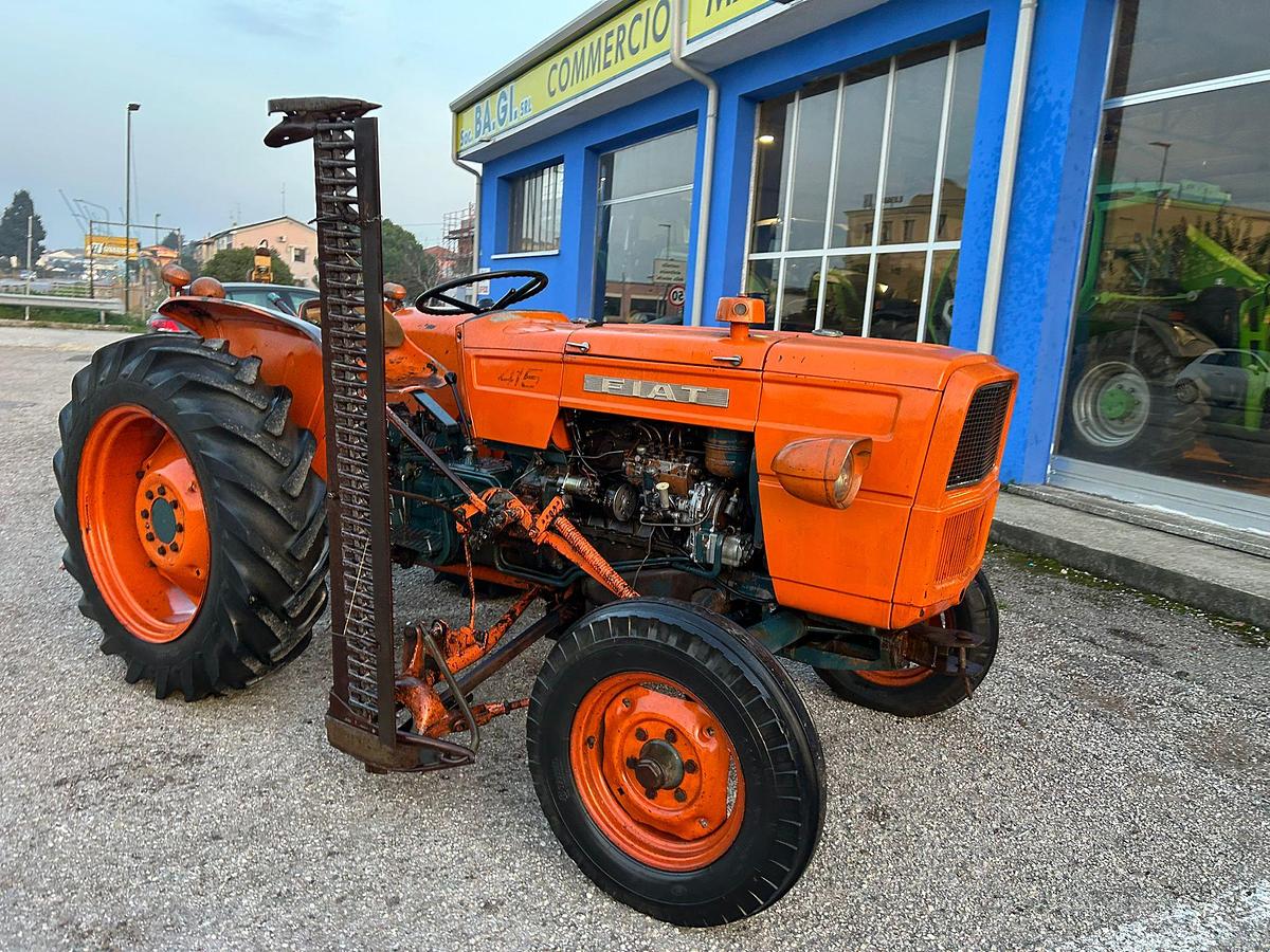 Usato Fiat 415 con barra falciante