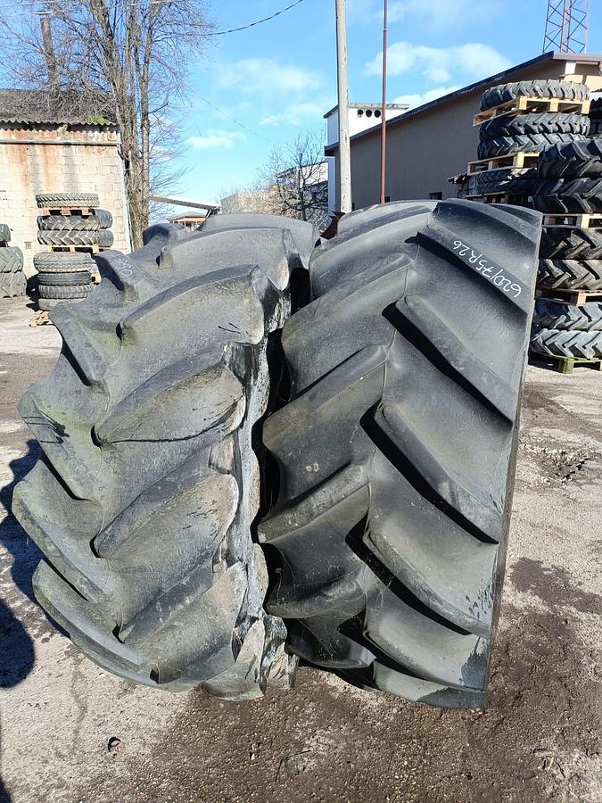 Usato Gomme varie per trattore agricolo o rimorchio (3)