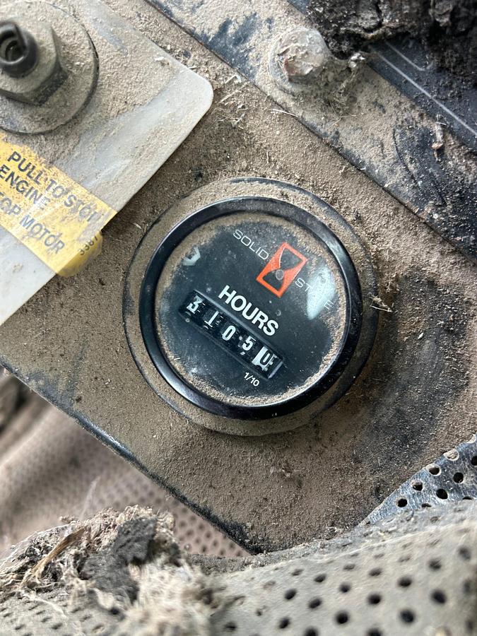 Usato Trincia semovente Ford New Holland 2305 con barra