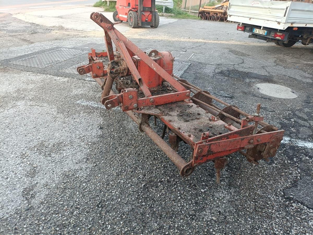 Usato Erpice rotante Breviglieri mod. TV 250 con rullo a gabbia