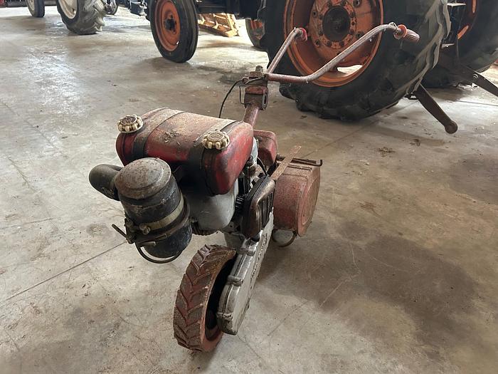 Usato Motocoltivatore Benassi con fresa da 33 cm